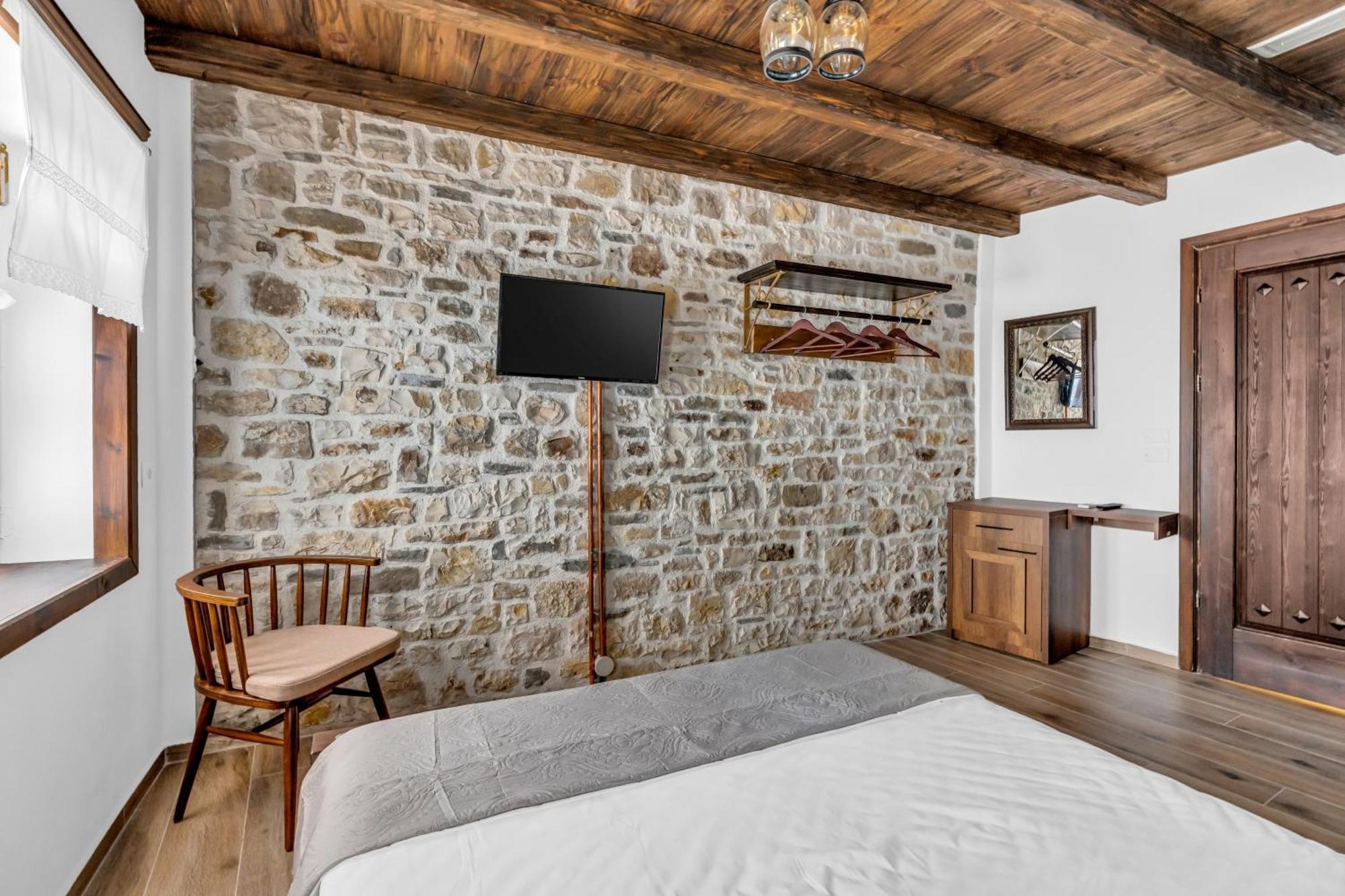 Hotel Bohem Берат Экстерьер фото