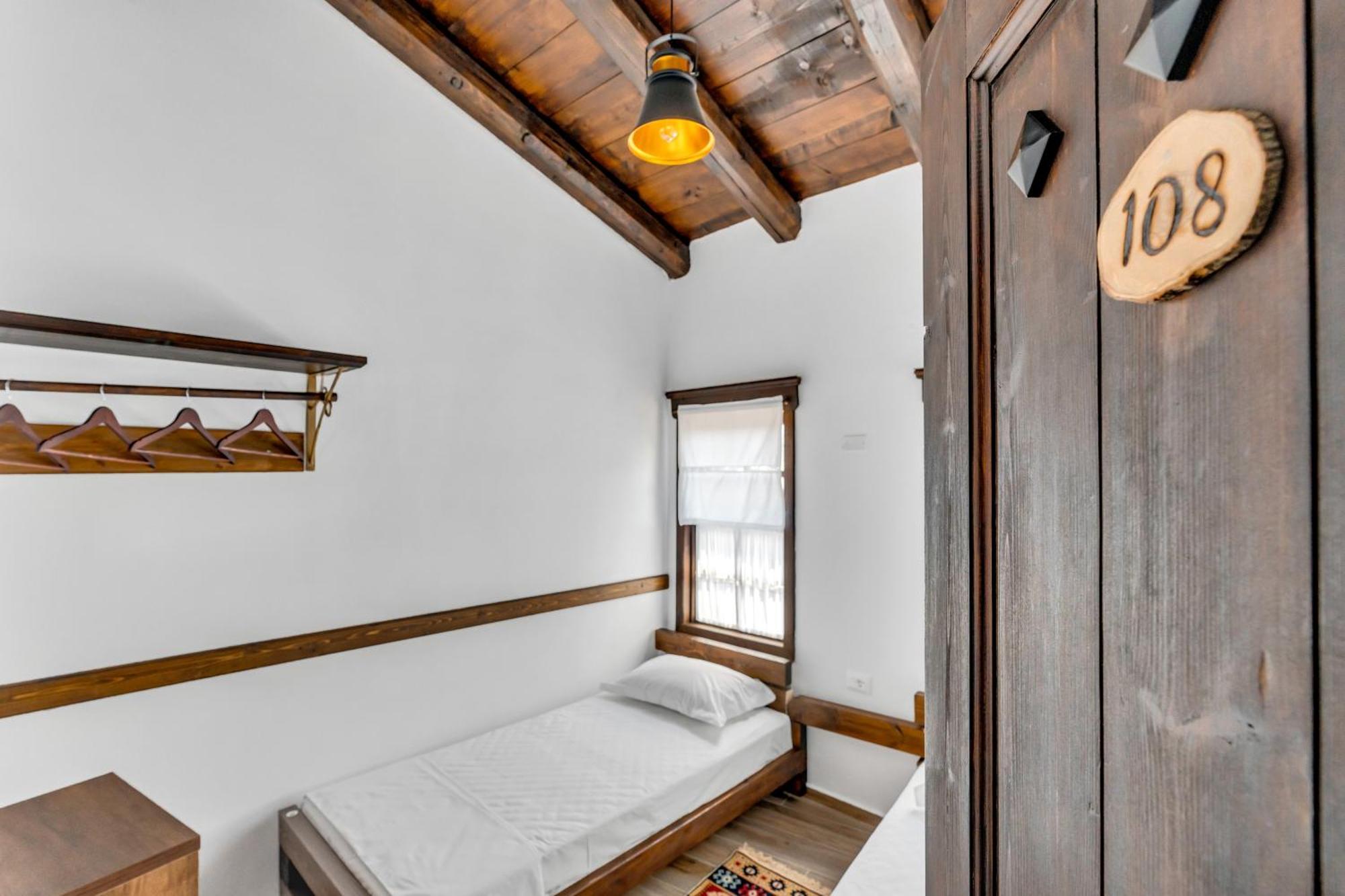 Hotel Bohem Берат Экстерьер фото
