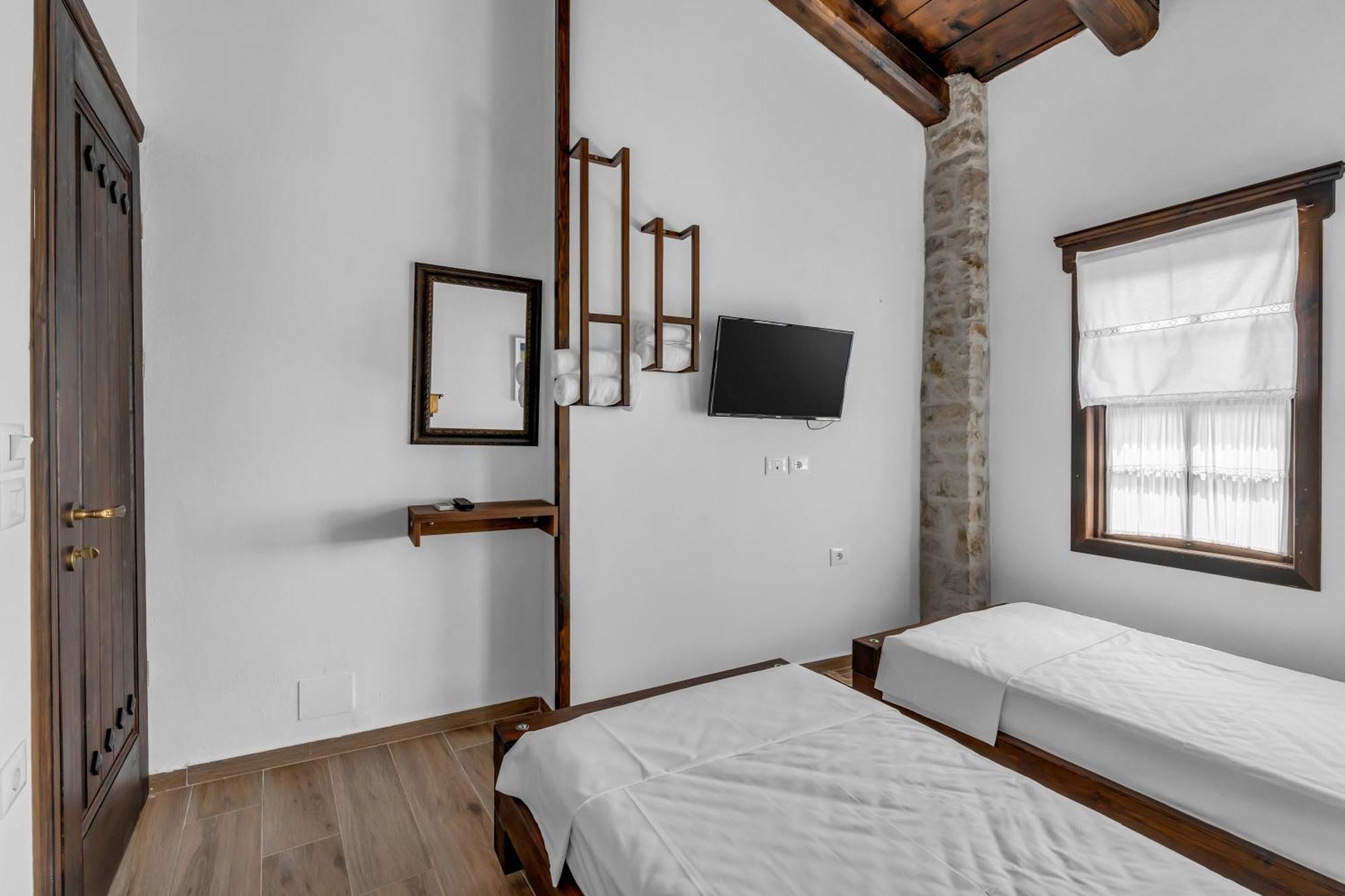 Hotel Bohem Берат Экстерьер фото